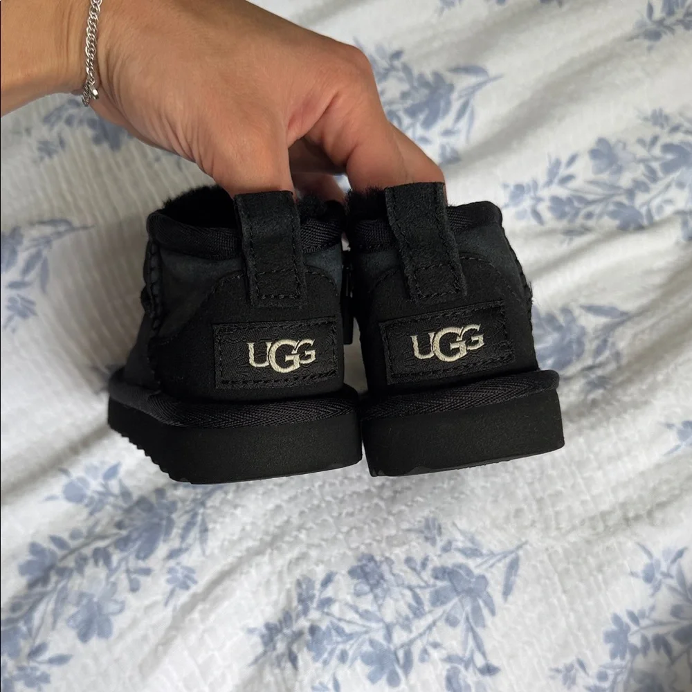 UGG size box
